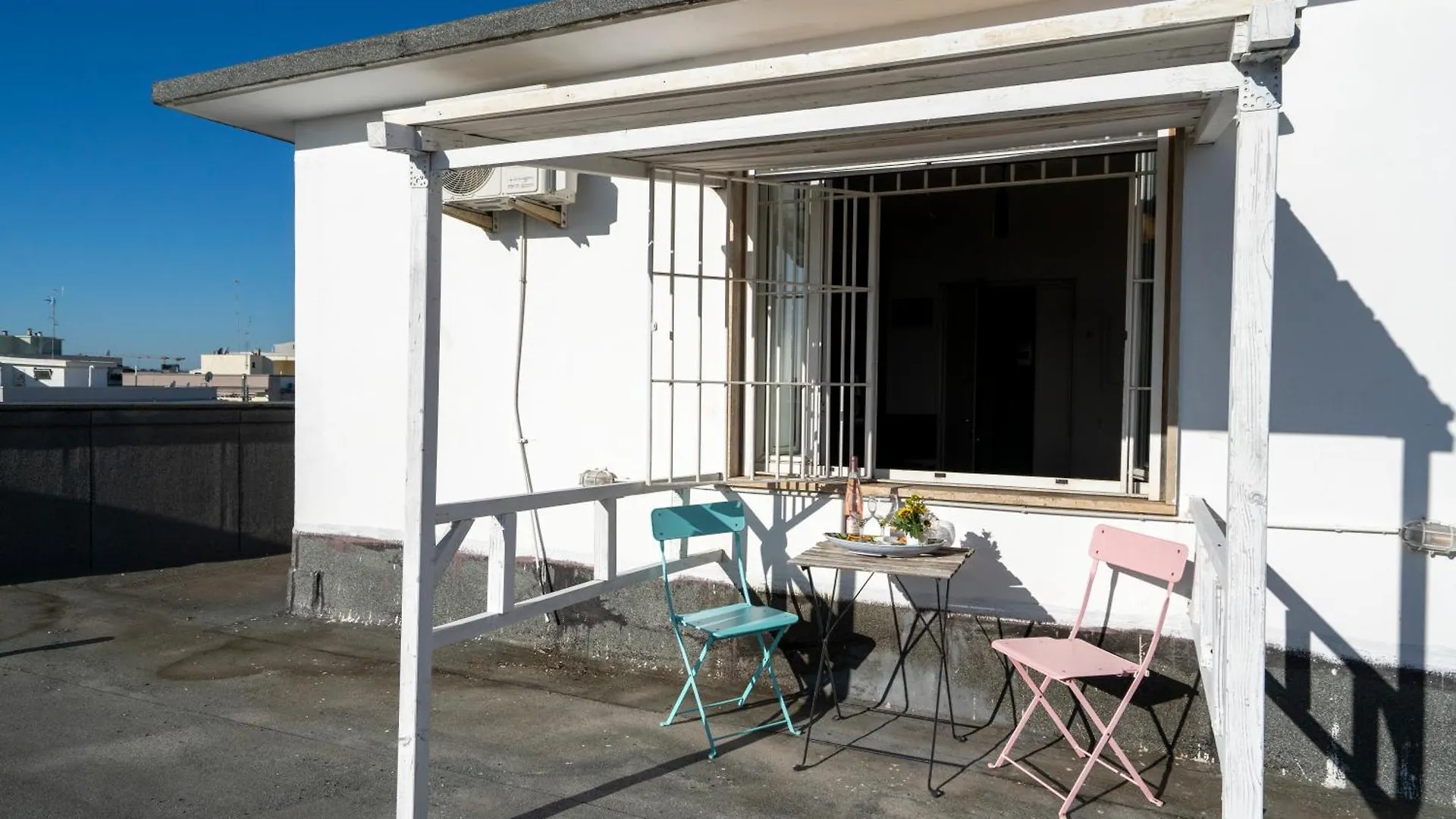 Cozy Studio Apartment Near Station - With Parking Bari 0*,  Italien