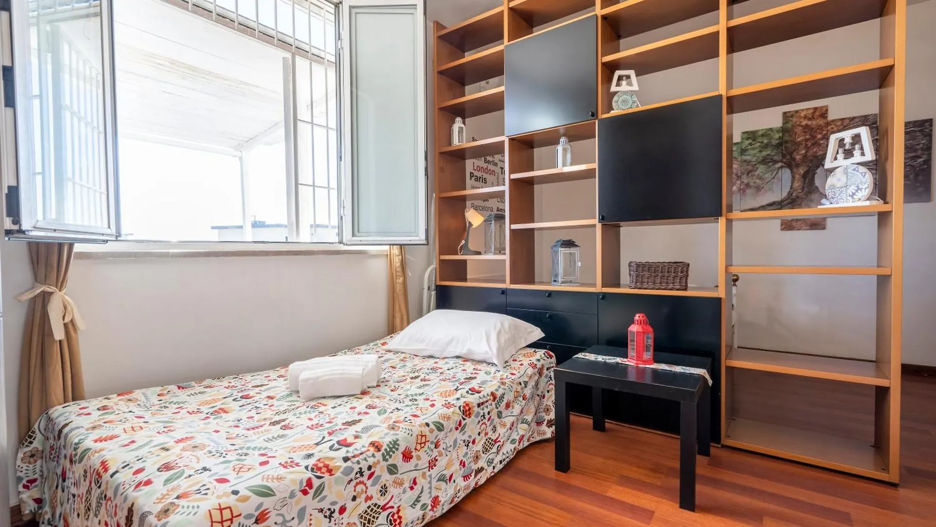 Cozy Studio Apartment Near Station - With Parking Bari